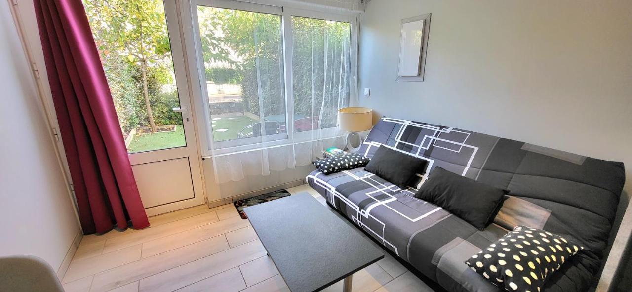 Residences Les Sansonnets "Appartements & Studios" Jonzac Exterior photo