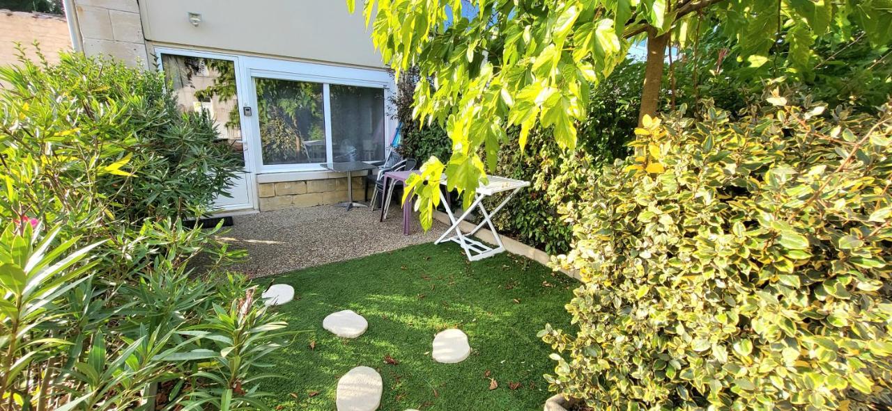 Residences Les Sansonnets "Appartements & Studios" Jonzac Exterior photo