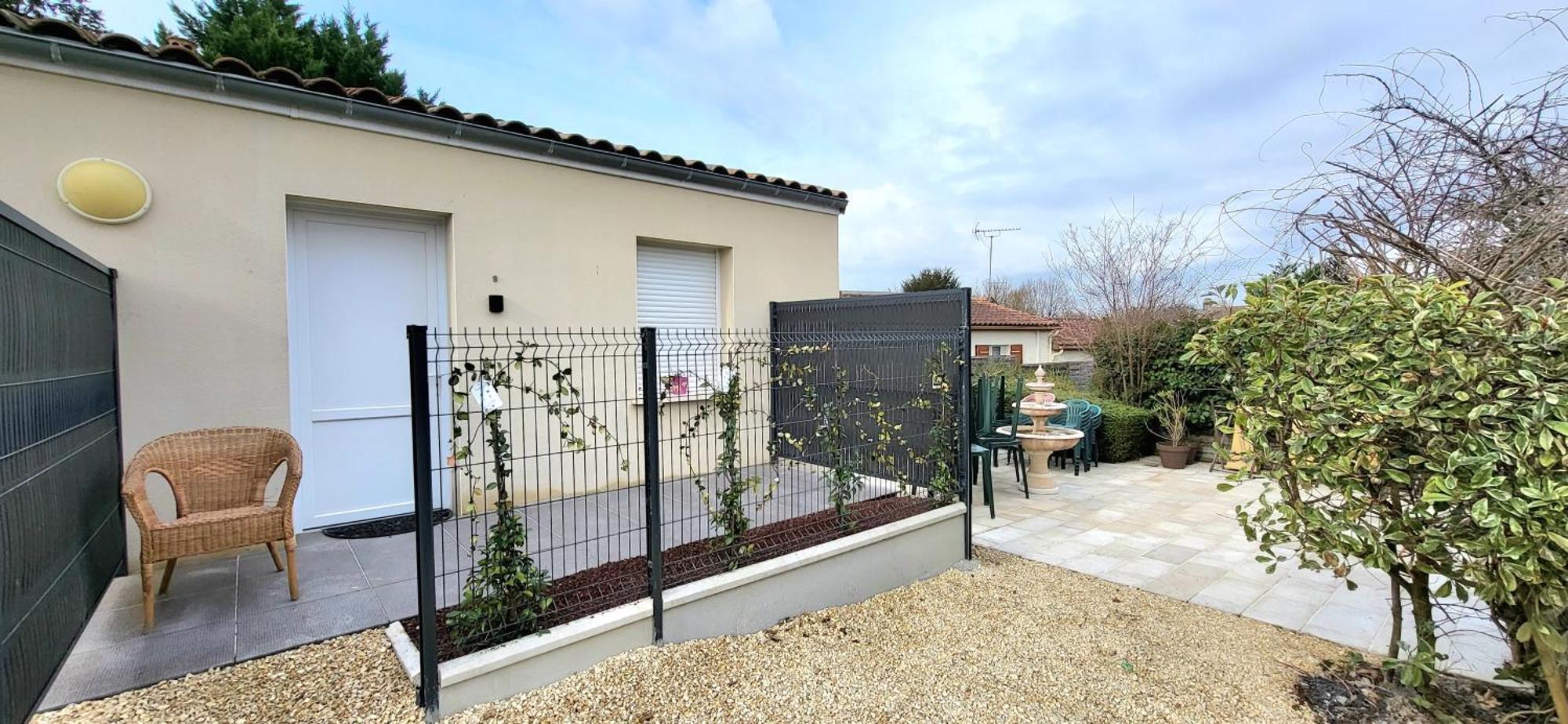 Residences Les Sansonnets "Appartements & Studios" Jonzac Exterior photo