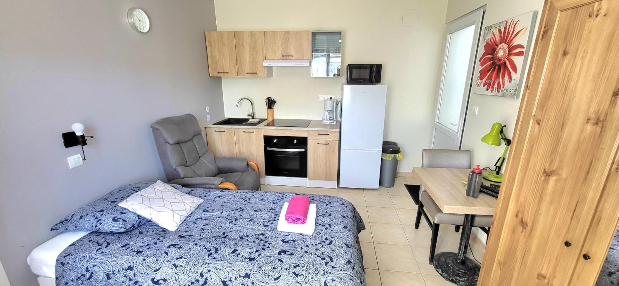 Residences Les Sansonnets "Appartements & Studios" Jonzac Exterior photo